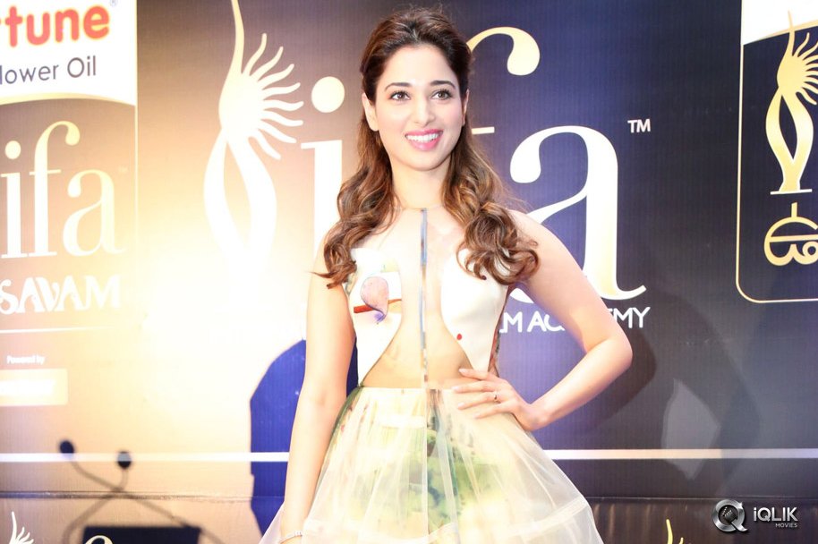 Tamannaah-at-IIFA-Utsavam-Curtain-Raiser-2015
